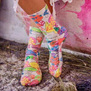 Magnolia Pearl Wonderland Socks